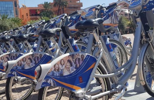 P%C5%81%20promuje%20si%C4%99%20w%20Afryce_rowery%20w%20Marakeszu_.jpg